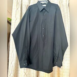 VanHeusen men 16 black dress shirt